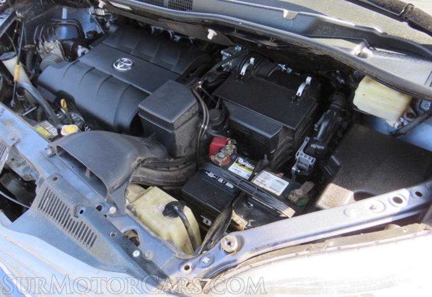 2015 Toyota Sienna - Image 57