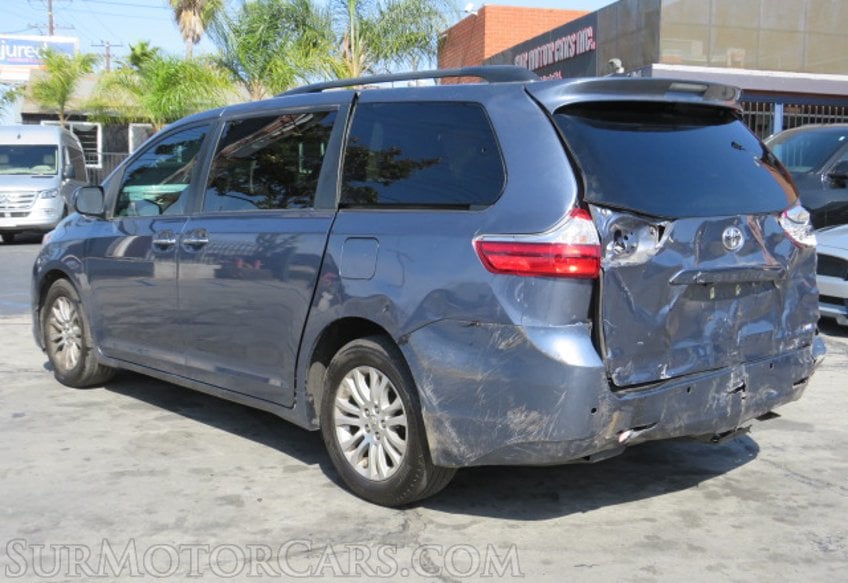 2015 Toyota Sienna - Image 7