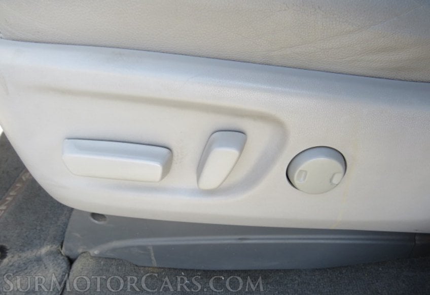 2015 Toyota Sienna - Image 50