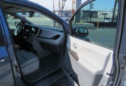 2015 Toyota Sienna - Image 20