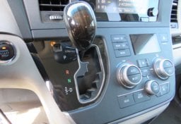 2015 Toyota Sienna - Image 38