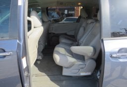 2015 Toyota Sienna - Image 25