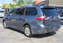 2015 Toyota Sienna - Image 7
