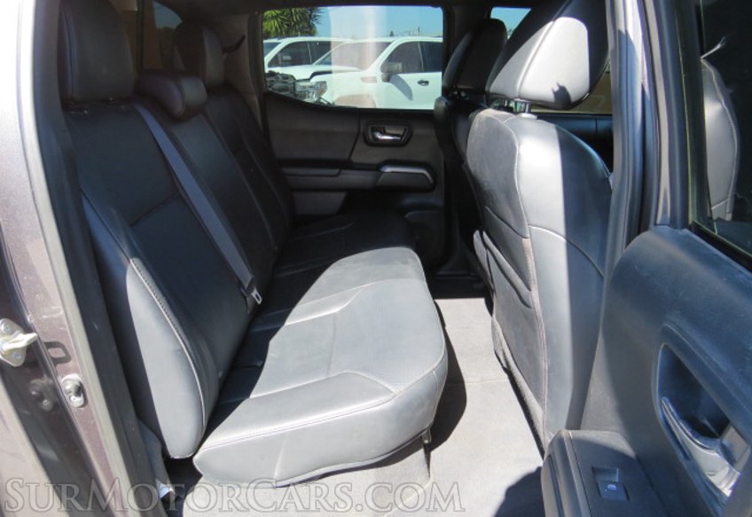 2018 Toyota Tacoma - Image 33