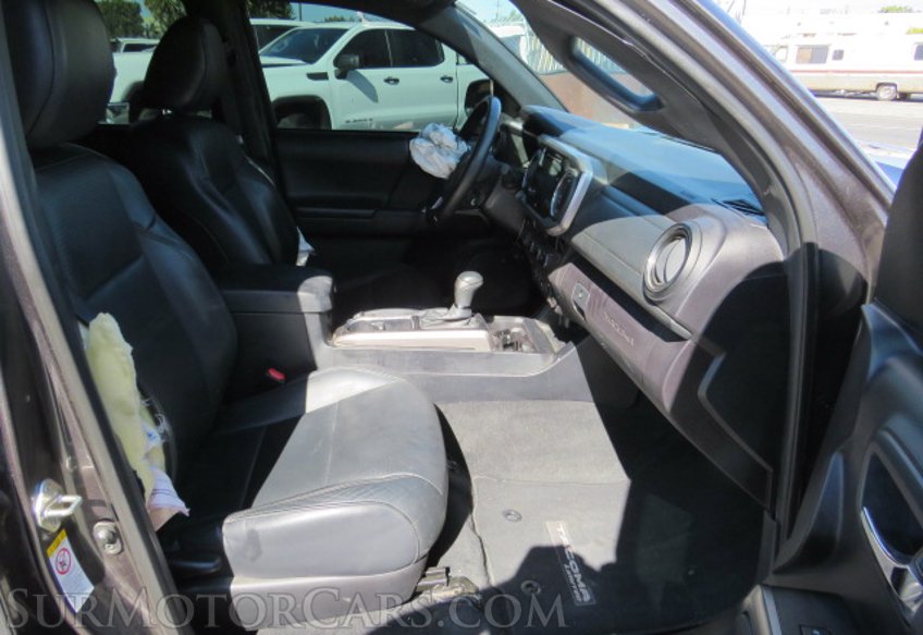 2018 Toyota Tacoma - Image 29