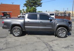 2018 Toyota Tacoma - Image 12