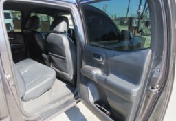 2018 Toyota Tacoma - Image 27