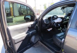 2018 Toyota Tacoma - Image 24