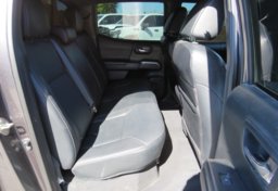 2018 Toyota Tacoma - Image 33