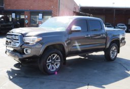 2018 Toyota Tacoma - Image 3