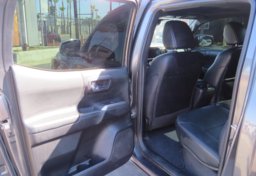 2018 Toyota Tacoma - Image 26