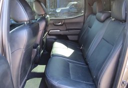 2018 Toyota Tacoma - Image 32