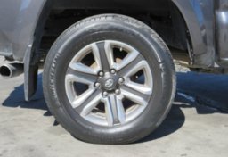 2018 Toyota Tacoma - Image 17