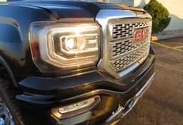 2018 GMC Sierra 1500 - Image 13