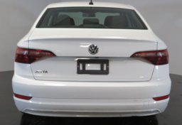 2021 Volkswagen Jetta - Image 12
