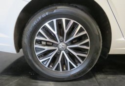 2021 Volkswagen Jetta - Image 16