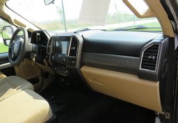 2017 Ford Super Duty F-250 SRW - Image 31