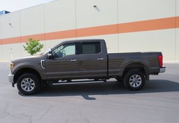2017 Ford Super Duty F-250 SRW - Image 9