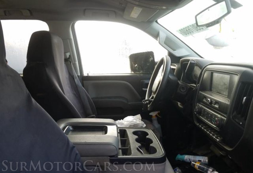 2017 Chevrolet Silverado 3500HD - Image 5