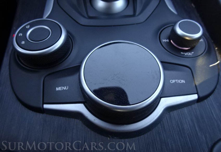 2019 Alfa Romeo Giulia - Image 37