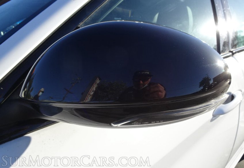 2019 Alfa Romeo Giulia - Image 17