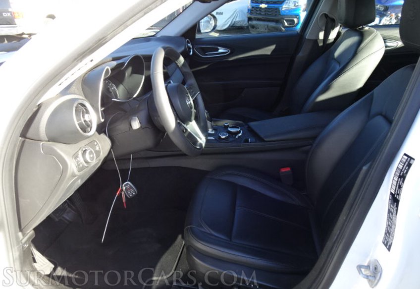 2019 Alfa Romeo Giulia - Image 22