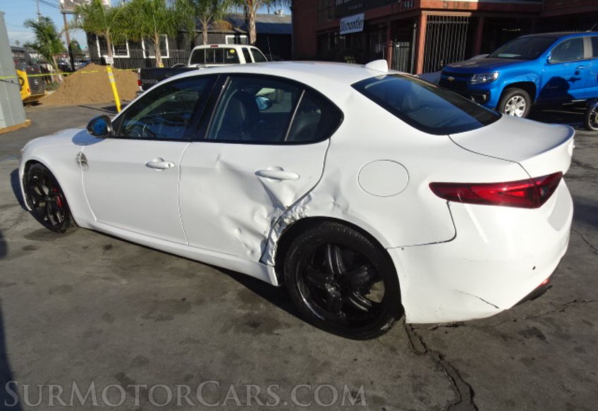2019 Alfa Romeo Giulia - Image 10
