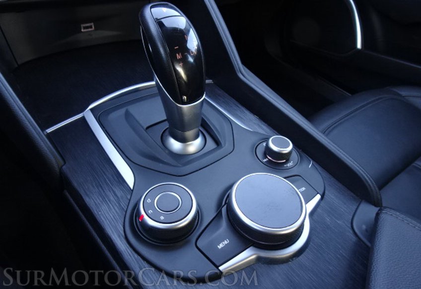 2019 Alfa Romeo Giulia - Image 36