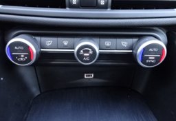2019 Alfa Romeo Giulia - Image 35