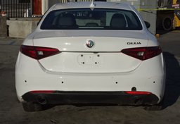 2019 Alfa Romeo Giulia - Image 11