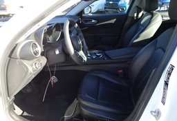 2019 Alfa Romeo Giulia - Image 22
