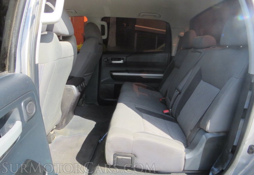 2015 Toyota Tundra Truck - Image 25