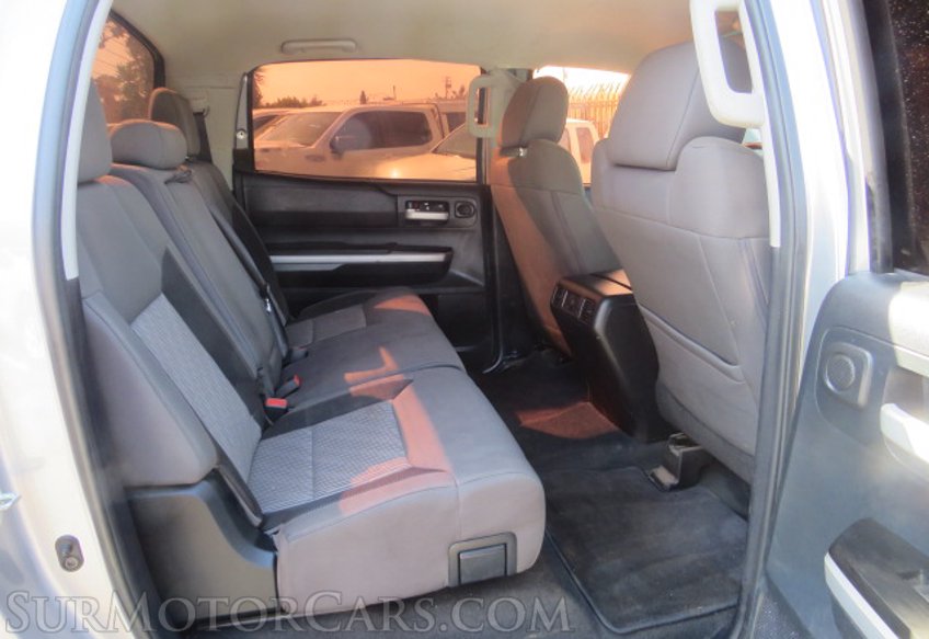 2015 Toyota Tundra Truck - Image 34