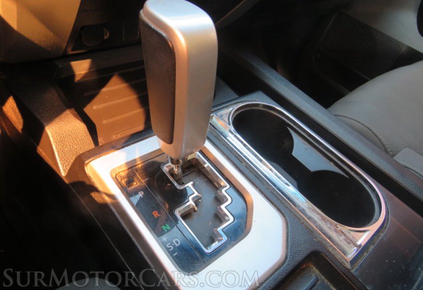 2015 Toyota Tundra Truck - Image 16