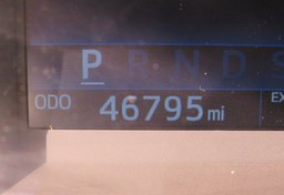 2015 Toyota Tundra Truck - Image 14