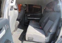 2015 Toyota Tundra Truck - Image 25