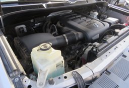 2015 Toyota Tundra Truck - Image 49