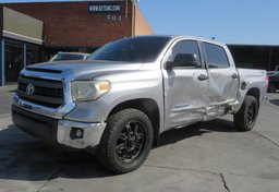 2015 Toyota Tundra Truck - Image 5
