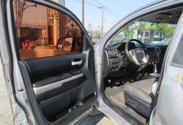 2015 Toyota Tundra Truck - Image 22