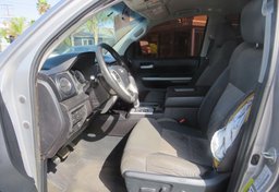 2015 Toyota Tundra Truck - Image 21