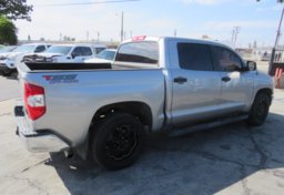 2015 Toyota Tundra Truck - Image 3