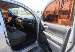 2015 Toyota Tundra Truck - Image 40