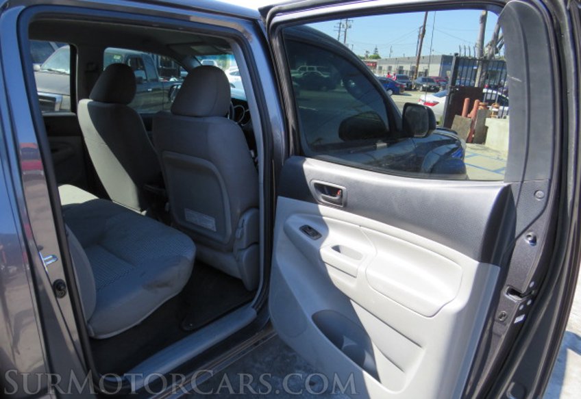 2013 Toyota Tacoma - Image 28