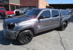 2013 Toyota Tacoma - Image 2