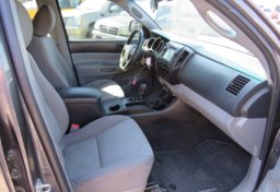 2013 Toyota Tacoma - Image 21
