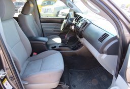 2013 Toyota Tacoma - Image 18