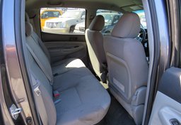2013 Toyota Tacoma - Image 25