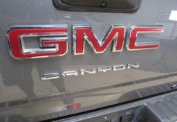 2022 GMC Canyon - Image 18