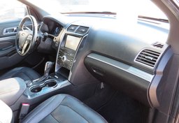 2016 Ford Explorer - Image 25