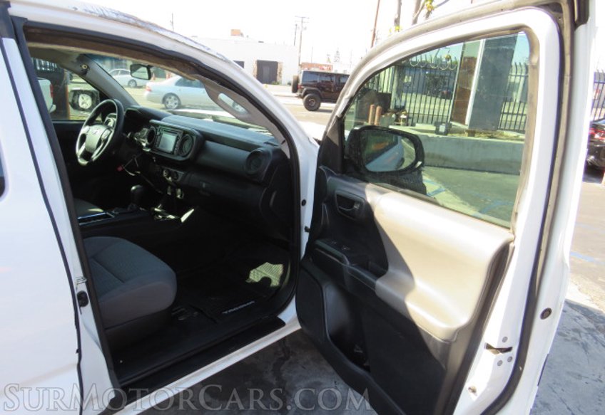 2018 Toyota Tacoma - Image 18